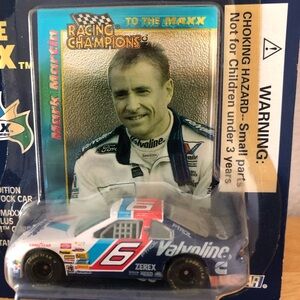 Mark Martin Valvoline 6 Racing Champions 1/64 Diecast 1995 collectable card